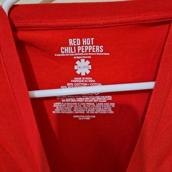 Red Hot Chilli Peppers Christmas Tshirt - Picture 2 of 4